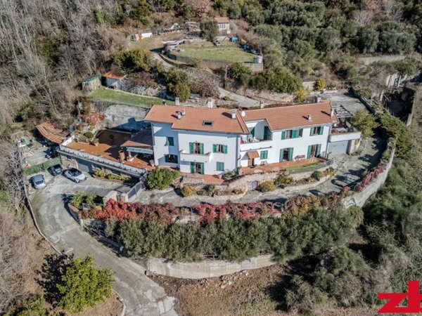 casa indipendente in vendita a Spotorno