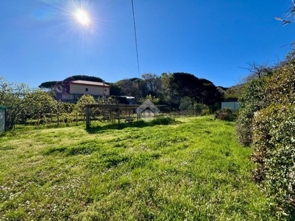 locale di sgombero in vendita a Spotorno