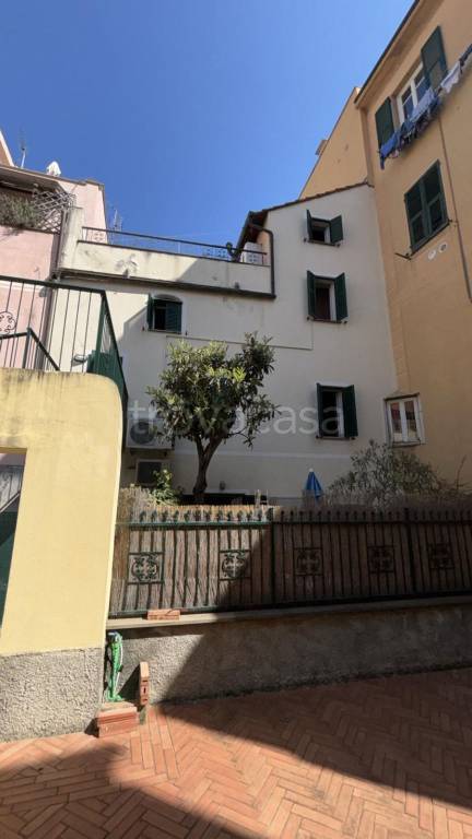 casa indipendente in vendita a Spotorno