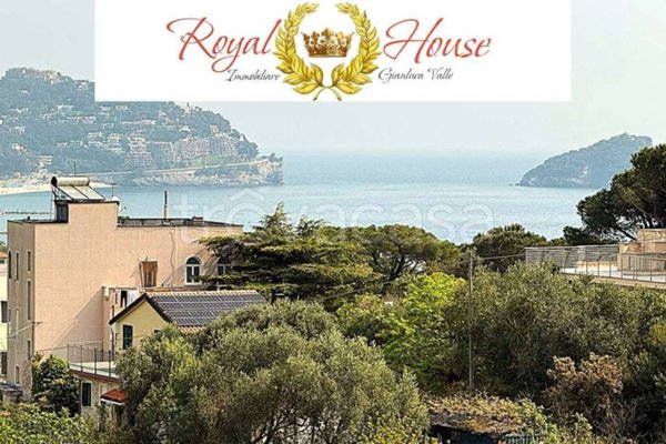 casa indipendente in vendita a Spotorno