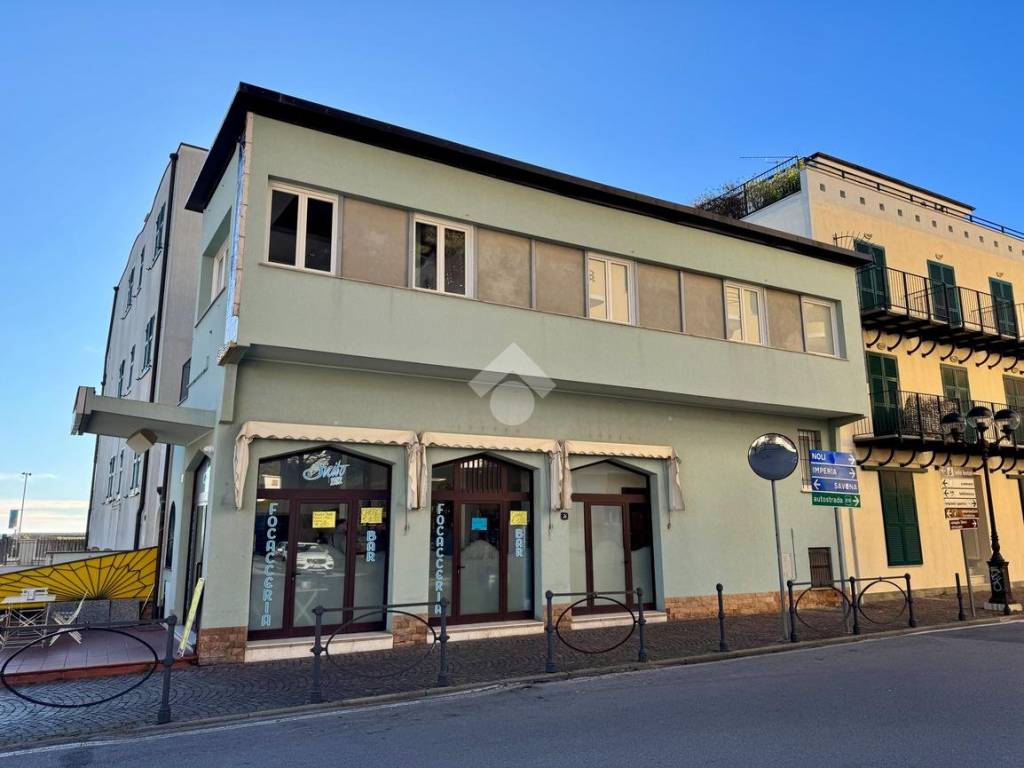 intera palazzina in vendita a Spotorno