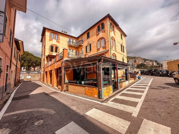 negozio in vendita a Spotorno