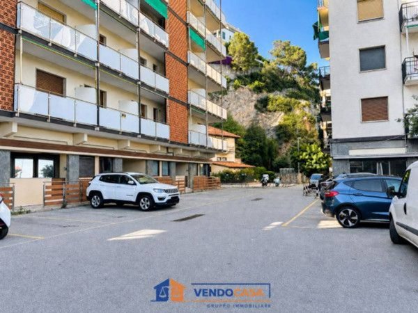 negozio in vendita a Spotorno