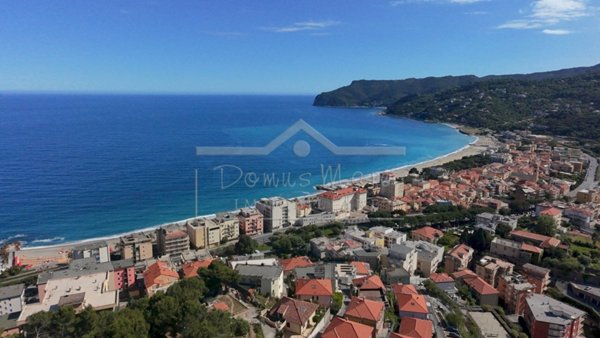 casa indipendente in vendita a Spotorno in zona Prelo