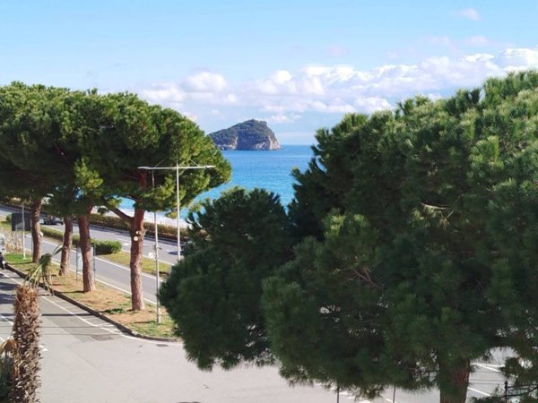 appartamento in vendita a Spotorno in zona Prelo