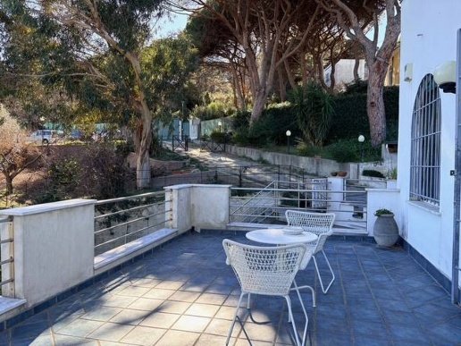 casa indipendente in vendita a Spotorno in zona Prelo