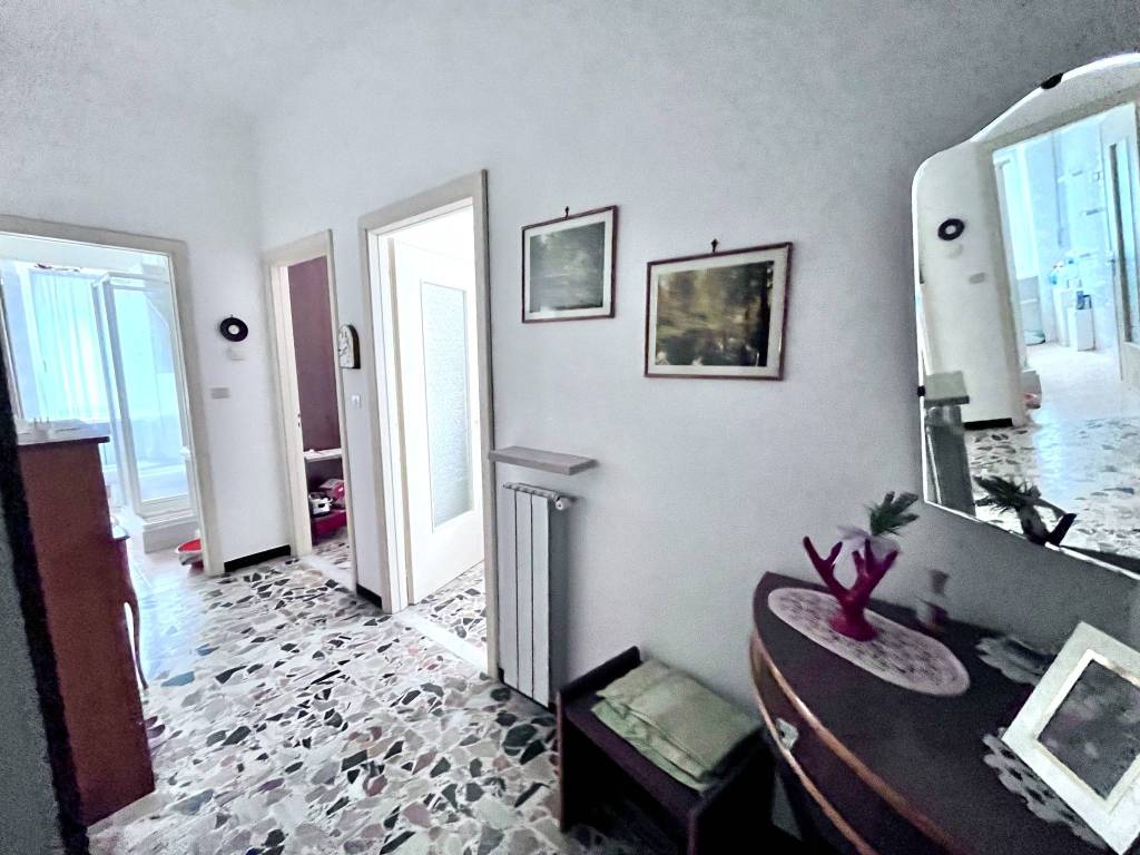 appartamento in vendita a Spotorno in zona Prelo