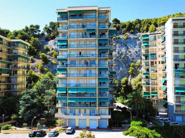 appartamento in vendita a Spotorno in zona Prelo