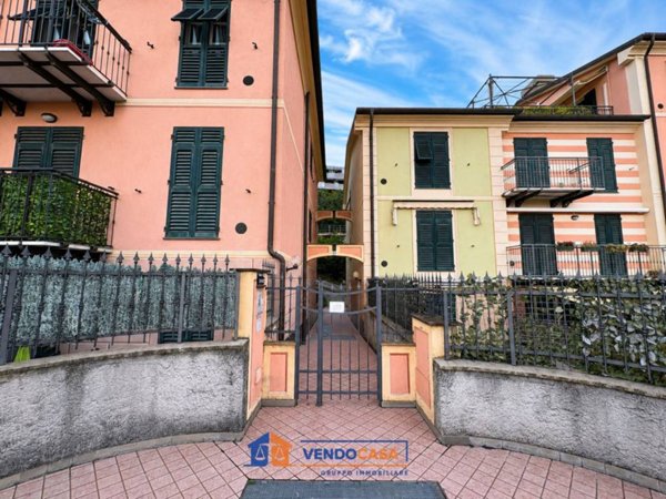 casa indipendente in vendita a Spotorno in zona Prelo