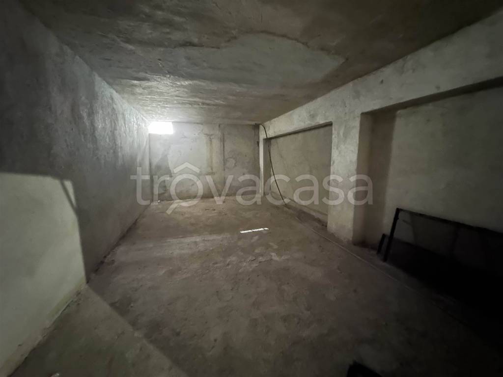 locale di sgombero in vendita a Spotorno in zona Prelo