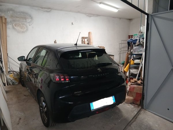 box auto in vendita a Spotorno in zona Prelo