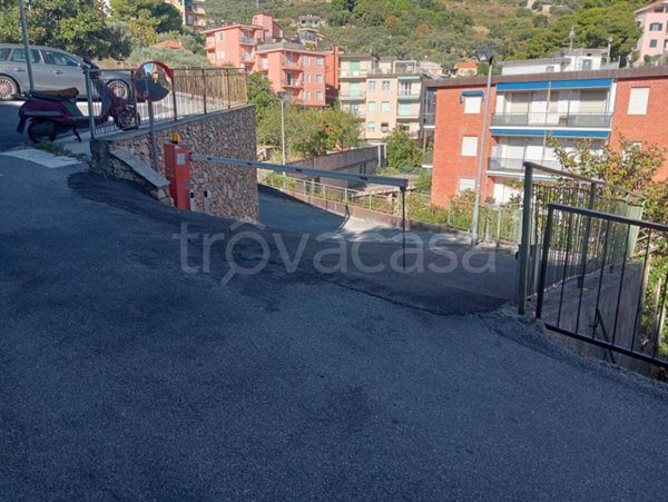 box auto in vendita a Spotorno in zona Prelo