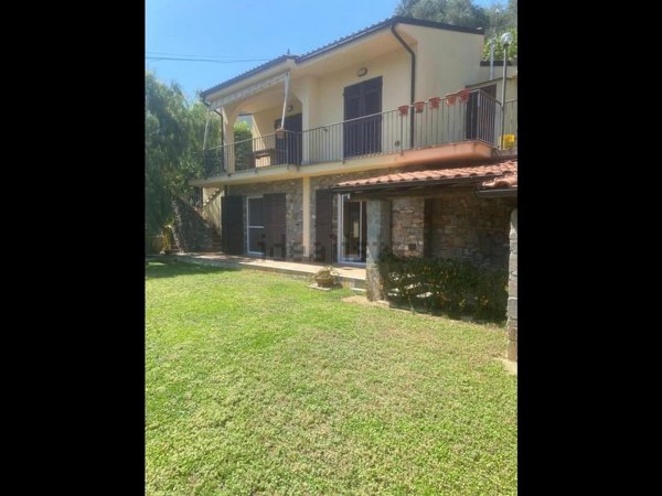 casa indipendente in vendita a Stellanello