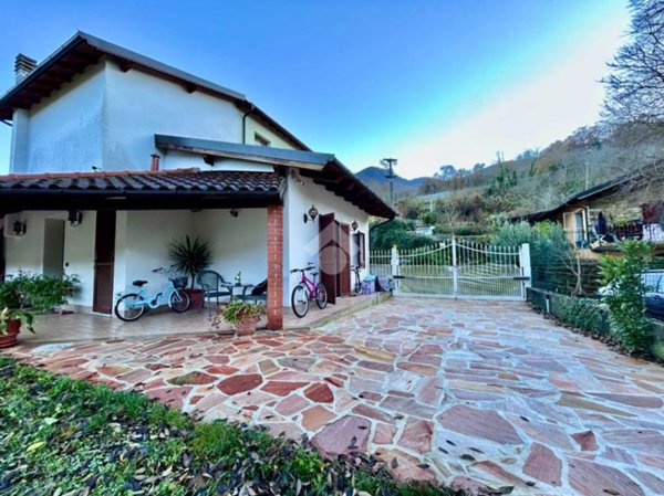 casa indipendente in vendita a Stellanello