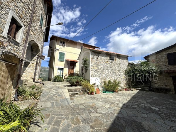 appartamento in vendita a Stellanello in zona Auberti