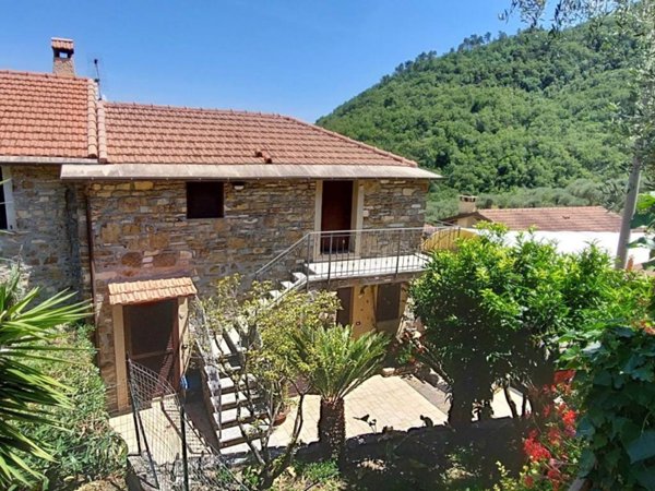 casa indipendente in vendita a Stellanello
