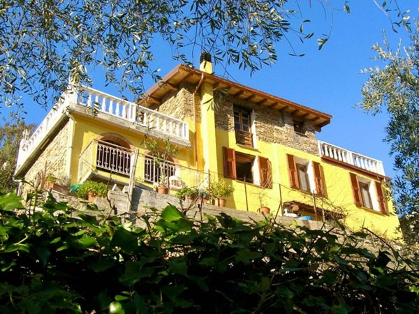 casa indipendente in vendita a Testico in zona Ginestro