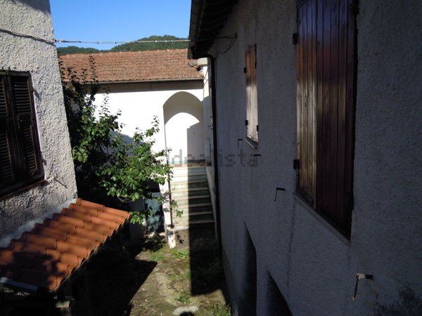 casa indipendente in vendita a Testico in zona Ginestro