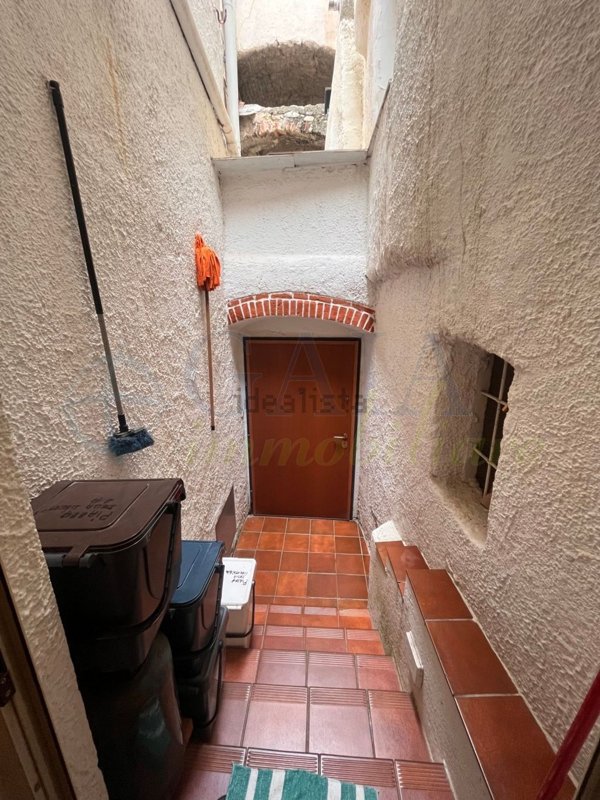 casa semindipendente in vendita a Toirano