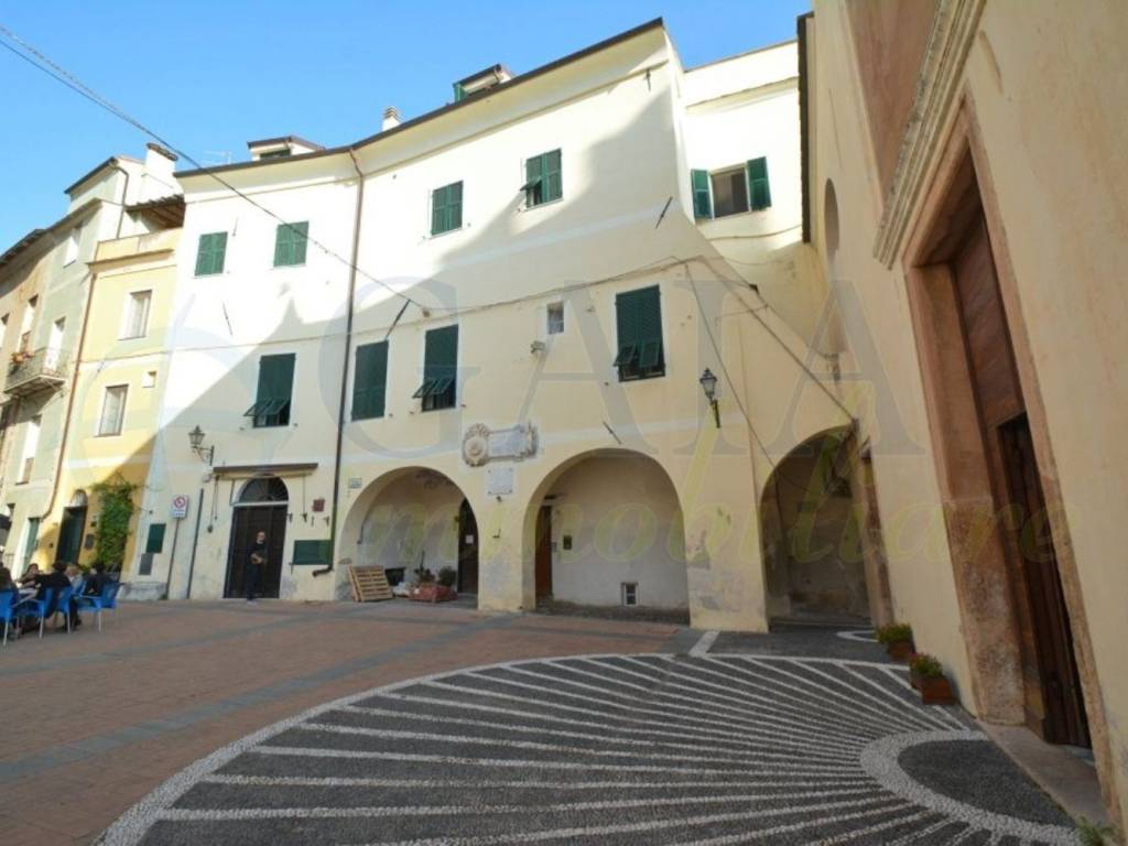 negozio in vendita a Toirano