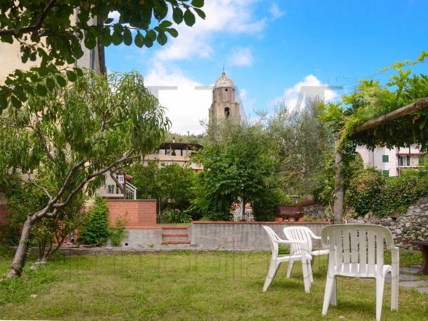 casa indipendente in vendita a Toirano