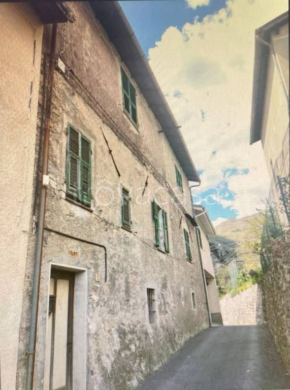 bifamiliare in vendita a Toirano in zona Carpe