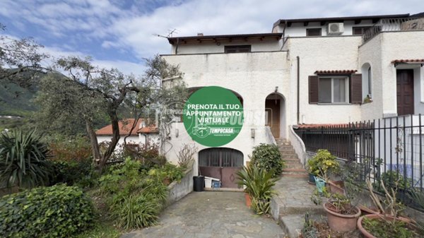casa indipendente in vendita a Toirano
