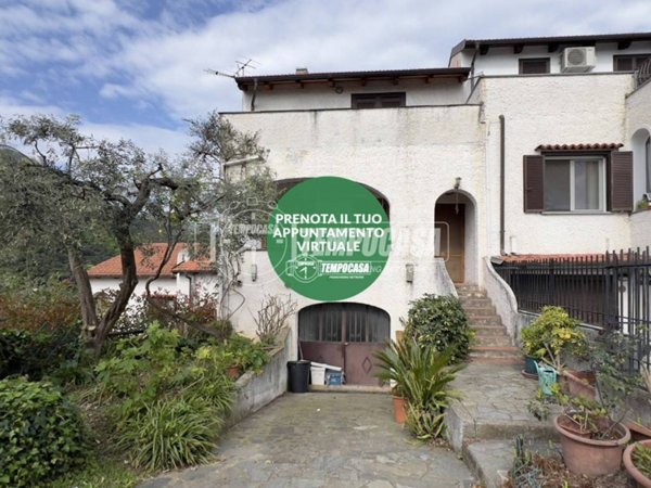 casa indipendente in vendita a Toirano