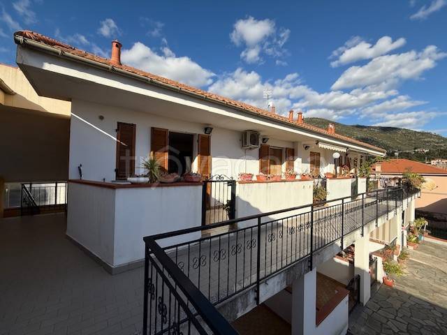 casa indipendente in vendita a Toirano