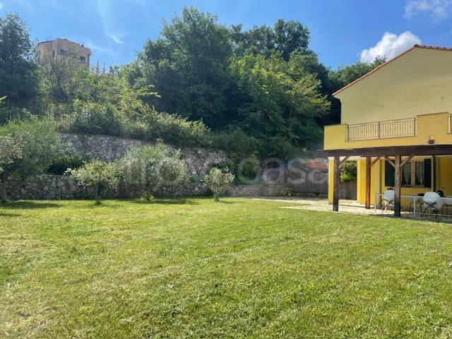 casa indipendente in vendita a Toirano