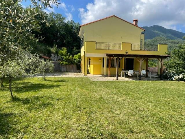 casa indipendente in vendita a Toirano