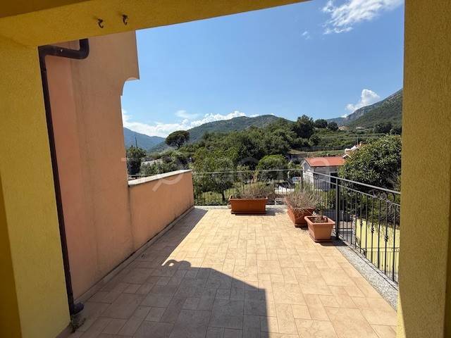 casa indipendente in vendita a Toirano