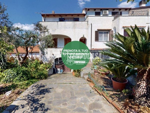 casa indipendente in vendita a Toirano