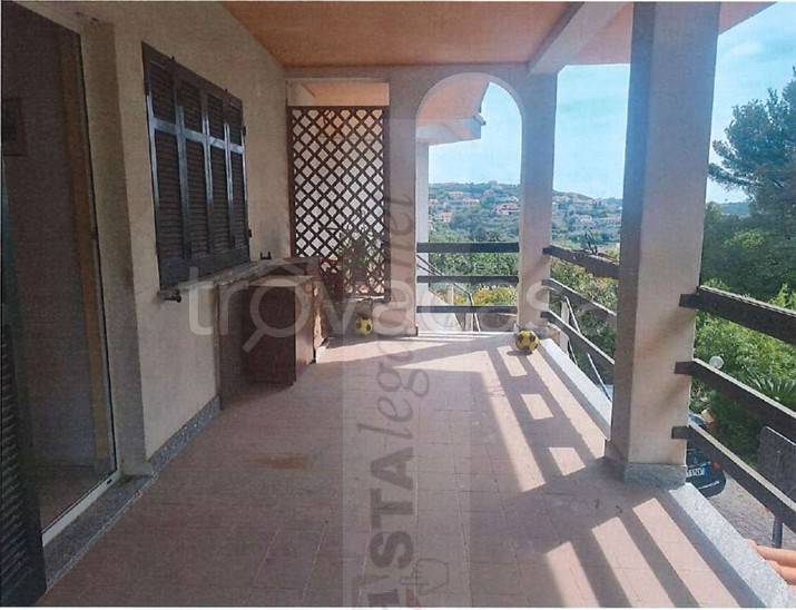 casa indipendente in vendita a Toirano