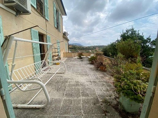 casa indipendente in vendita a Toirano