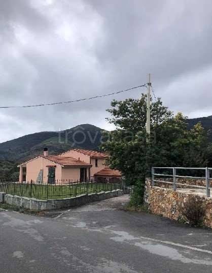 casa indipendente in vendita a Toirano