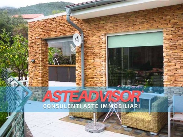casa indipendente in vendita a Toirano