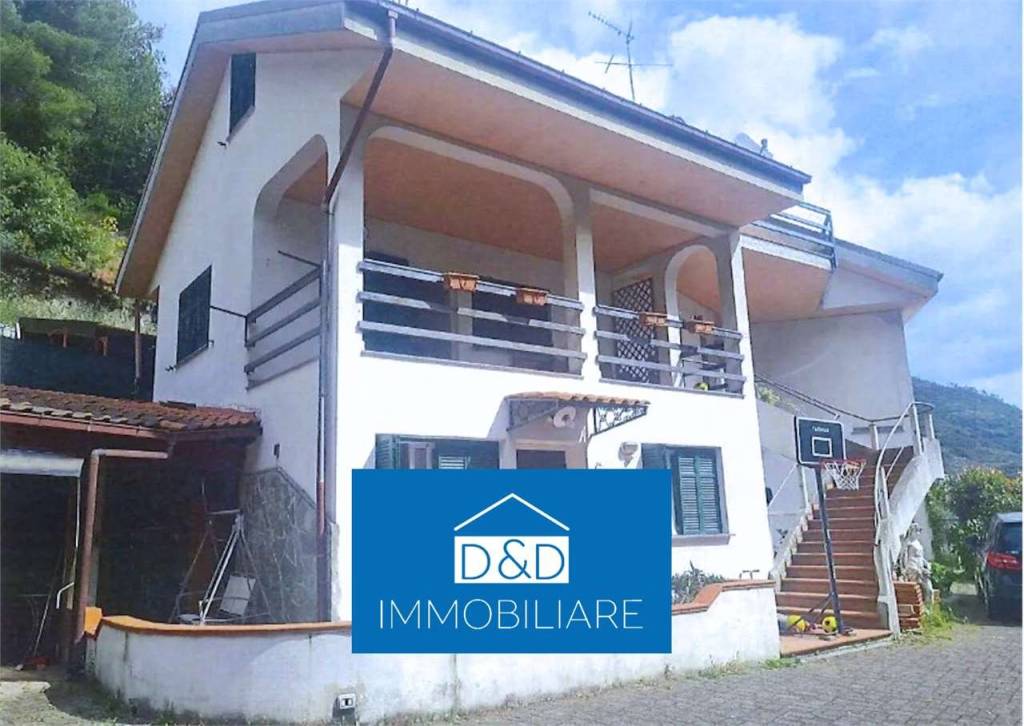 casa indipendente in vendita a Toirano