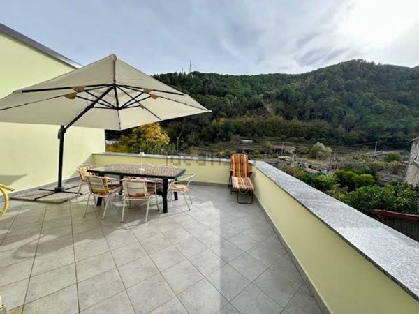 esavano in vendita a Toirano