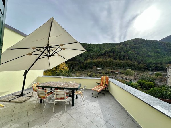 esavano in vendita a Toirano