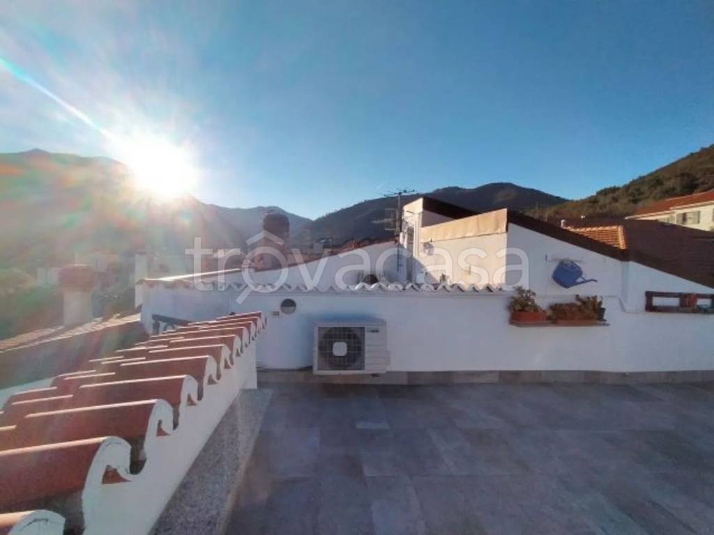 casa indipendente in vendita a Toirano