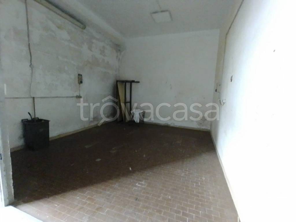 locale di sgombero in vendita a Toirano