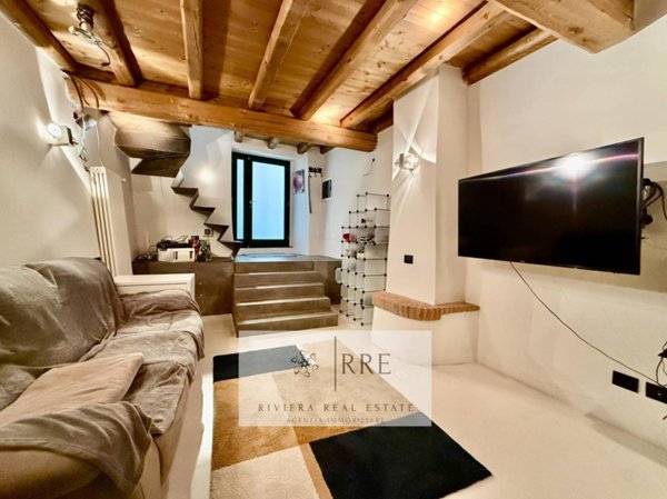 casa indipendente in vendita a Toirano