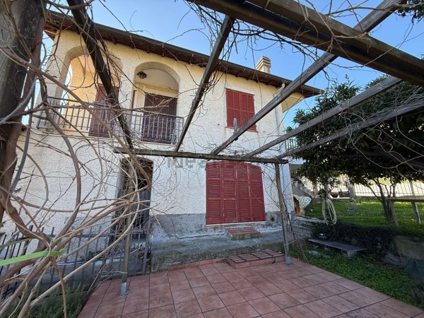 casa indipendente in vendita a Toirano
