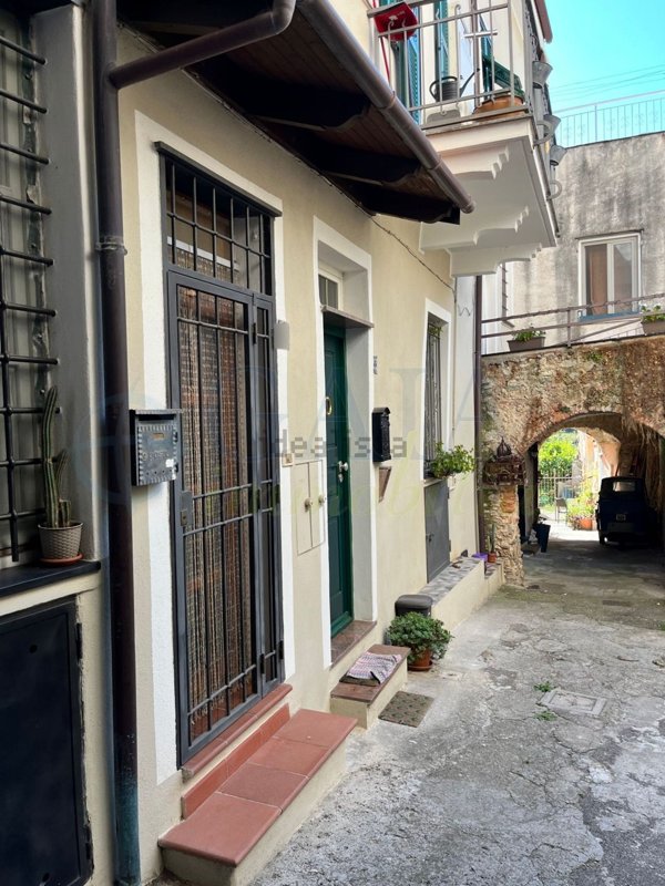 quadrivano in vendita a Toirano