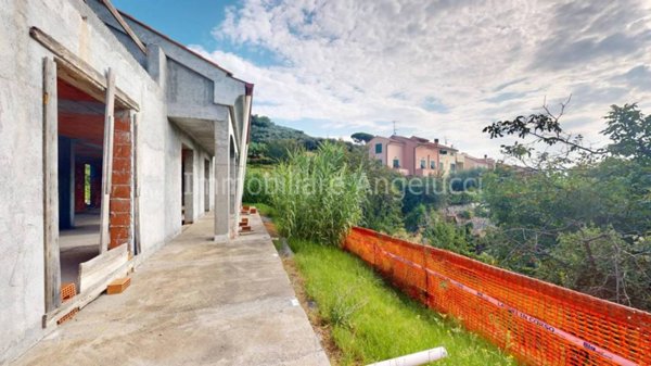 casa indipendente in vendita a Toirano