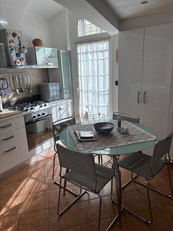 esavano in vendita a Toirano