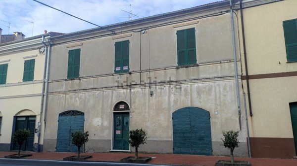 casa indipendente in vendita a Toirano