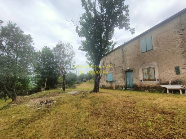 casale in vendita a Toirano