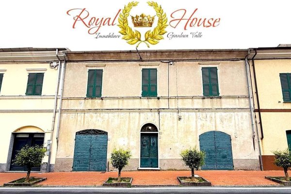 casa indipendente in vendita a Toirano